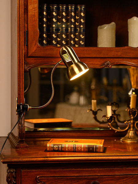 Изображение товара Настольная лампа ArtStyle HT-122AB (латунь)