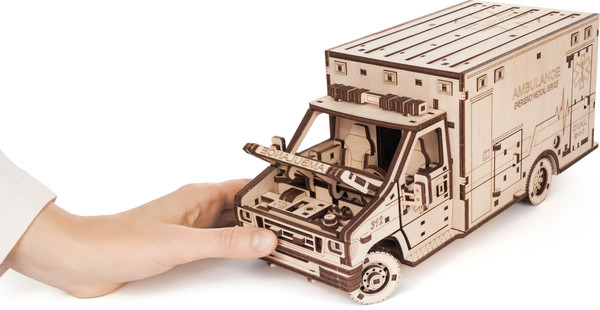 Изображение товара Автомобиль игрушечный EWA Скорая помощь