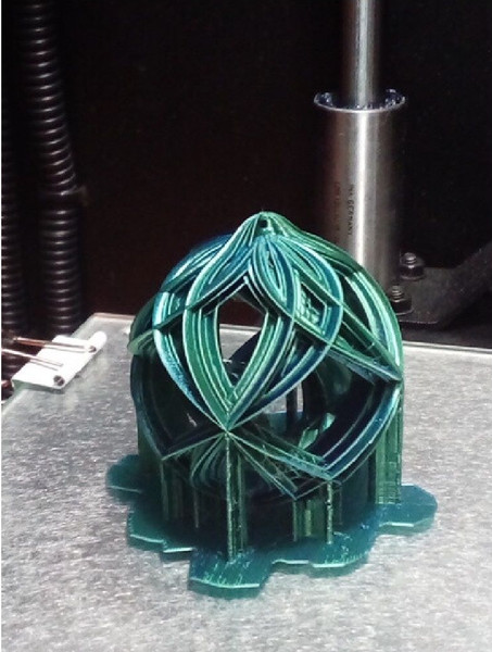 Изображение товара Пластик для 3D-печати eSUN ePLA-Silk Mystic Filament / ePLA-SilkMystic-P175JGB1 (1.75мм, 1кг, золотой/зеленый/черный)