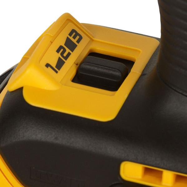 Изображение товара Профессиональный гайковерт DeWalt DCF899P1
