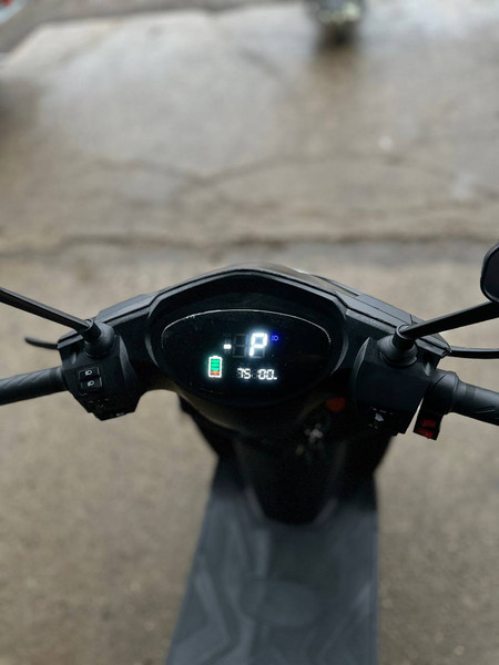 Изображение товара Электроскутер Volt Storm ZS с багажником (черный)