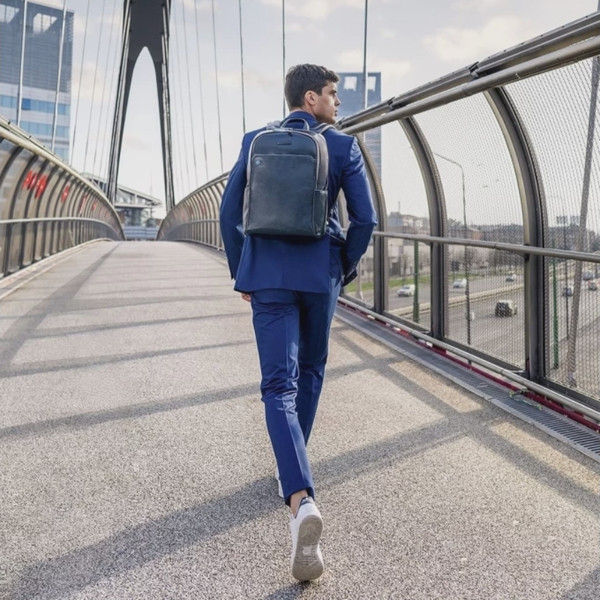 Изображение товара Рюкзак Piquadro Blue Square CA3214B2/BLU2 (синий)