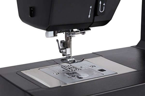 Изображение товара Швейная машина Jaguar Jet Black