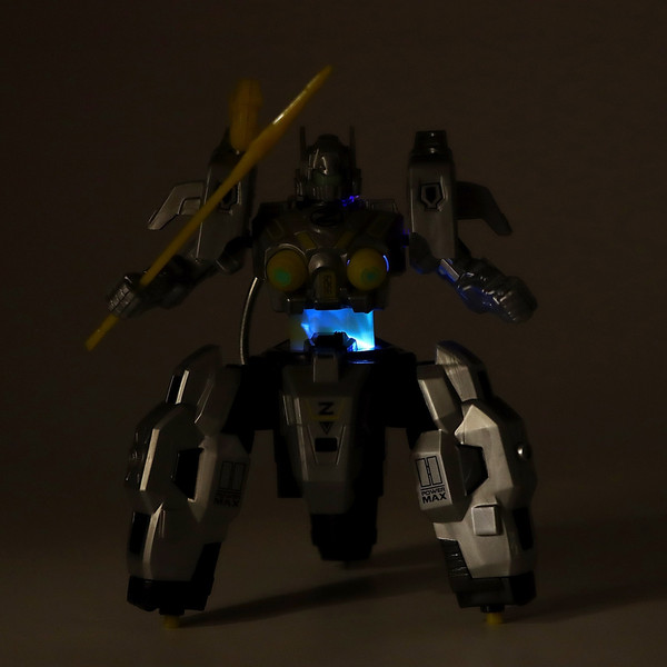 Изображение товара Радиоуправляемая игрушка Sima-Land Киборг QF217-1 / 9902647 (с батарейками)