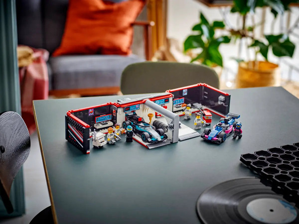 Изображение товара Конструктор Lego City Гараж для Mercedes и Alpine 60444
