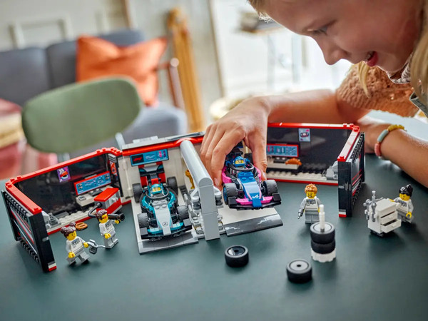 Изображение товара Конструктор Lego City Гараж для Mercedes и Alpine 60444