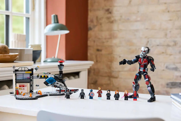 Изображение товара Конструктор Lego Marvel Капитан Америка: Противостояние 76314