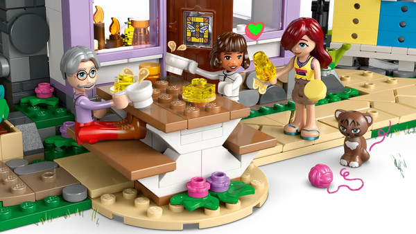 Изображение товара Конструктор Lego Friends Дом пчеловода и цветник 42669