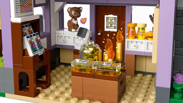 Изображение товара Конструктор Lego Friends Дом пчеловода и цветник 42669