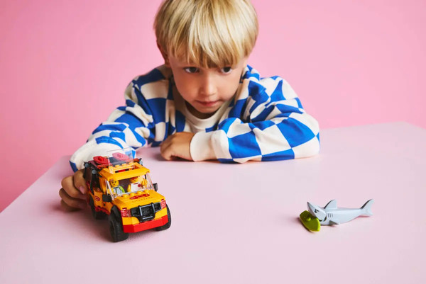 Изображение товара Конструктор Lego City Пляжный Спасательный грузовик 60453