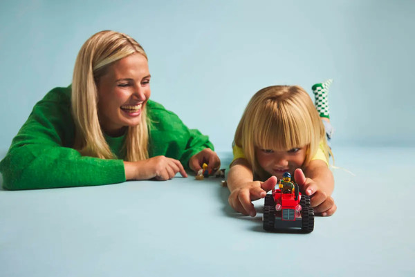 Изображение товара Конструктор Lego City Фермерский трактор с прицепом и животными 60461 (красный)