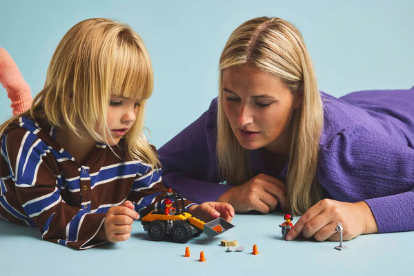 Изображение товара Конструктор Lego City Строительный погрузчик 60450 (желтый)