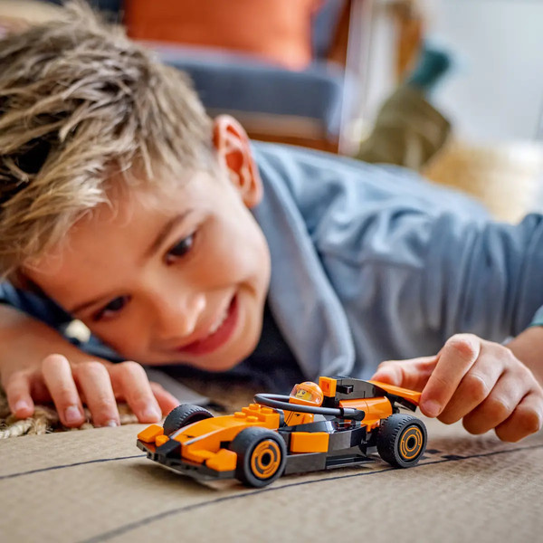 Изображение товара Конструктор Lego City Гоночный автомобиль McLaren 60442