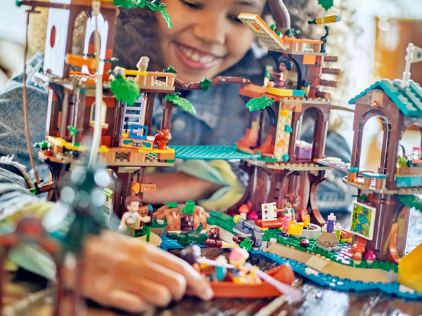 Изображение товара Конструктор Lego Friends Домик на дереве 42631