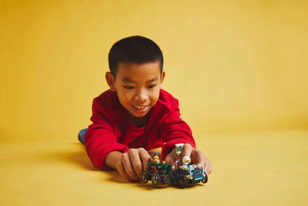 Изображение товара Конструктор Lego City Самолет против машины скорой помощи 60459