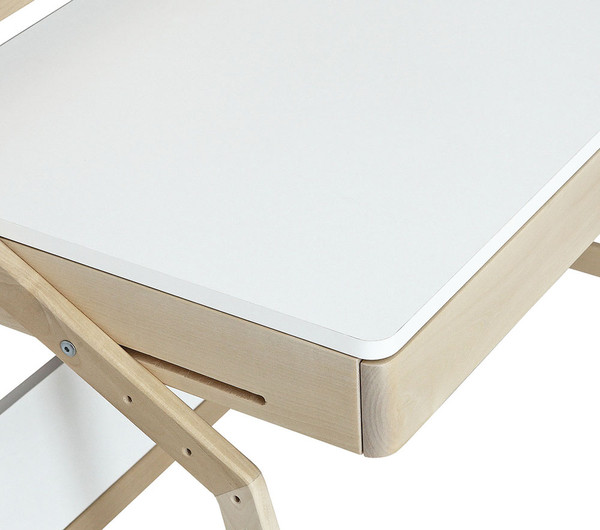 Изображение товара Стол детский Элегия Скандик с экраном 81005М (белый жемчуг)