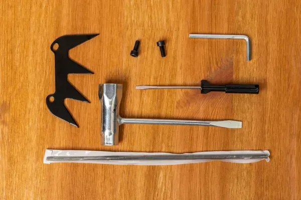 Изображение товара Бетономешалка Garvill БСЭ-120 + Бензопила цепная CS58K