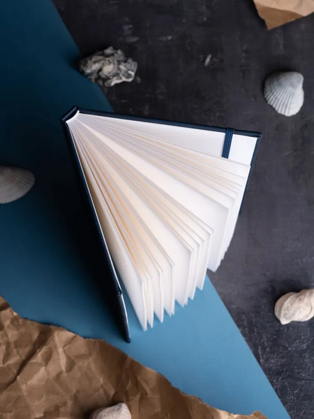 Изображение товара Скетчбук Малевичъ GrafArt White / 401269 (50л, темно-синий)