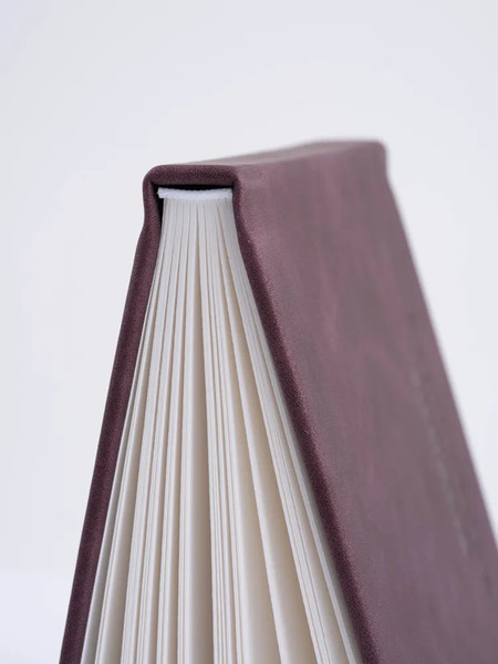 Изображение товара Скетчбук Малевичъ GrafArt White / 401274 (40л, бордовый)