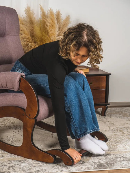 Изображение товара Кресло-качалка Glider Аоста (темно-розовый/орех антик)