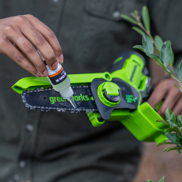 Изображение товара Пила цепная аккумуляторная Greenworks G24MCS10 24V 10см  / 2008207UB  (c АКБ 4Ач и ЗУ)