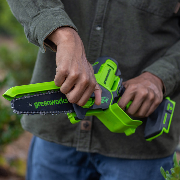 Изображение товара Пила цепная аккумуляторная Greenworks GD24CSMNX бесщеточная 24V 15см / 2008707UA (c АКБ 2Ач и ЗУ)