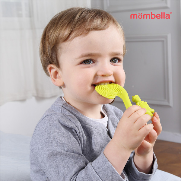 Изображение товара Прорезыватель для зубов Mombella Белка / 8060 (оранжевый)