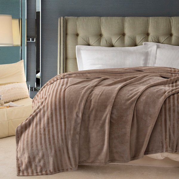 Изображение товара Плед Karven Фланель 1.5сп / PL005 SOLID JACQAURD v7/Coffee