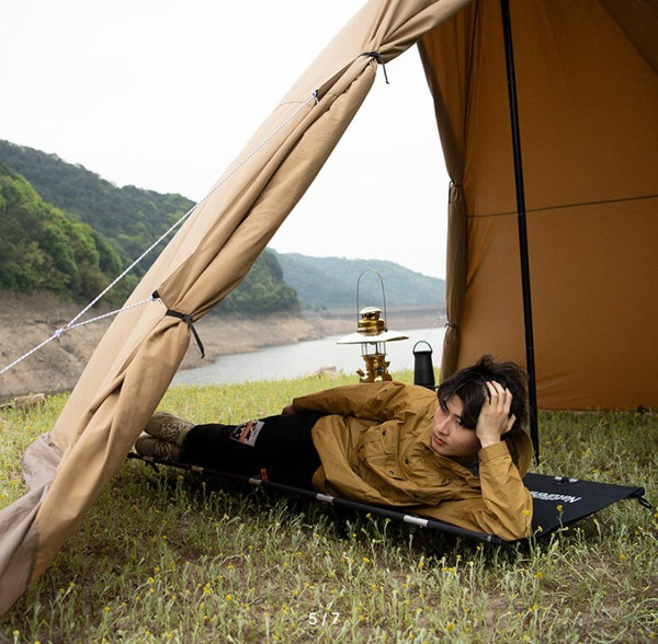 Изображение товара Раскладушка туристическая Naturehike XJC05 / NH20JJ001-BL (черный)