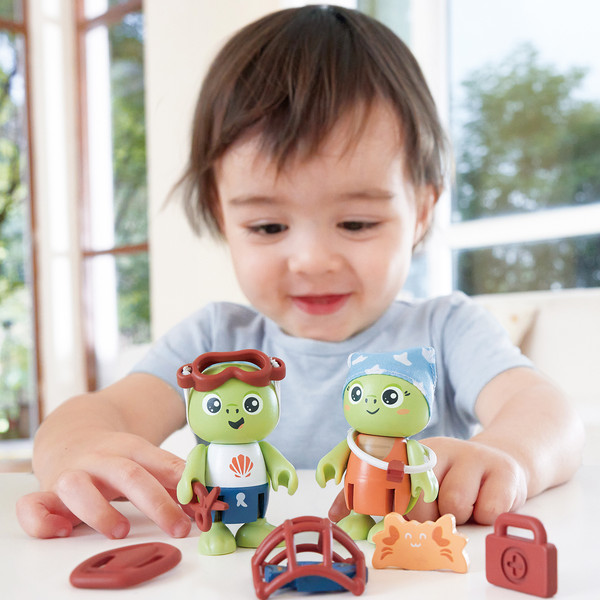 Изображение товара Игровой набор Hape Дружная семья черепах  Кейл и Вай / E3425_HP