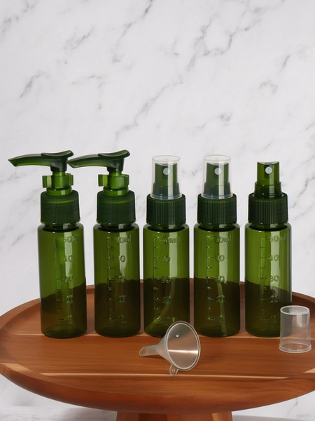 Изображение товара Набор флаконов для косметики Onlytop В чехле с разметкой / 4428691 (6шт, зеленый)