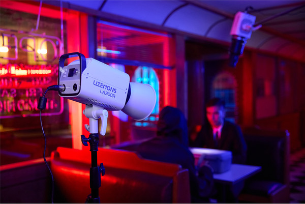 Изображение товара Осветитель студийный Godox Litemons LA300R / 31936