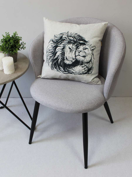 Изображение товара Подушка декоративная MATEX Melange Лев и львица / 66-989 (серый/бежевый/черный/серый)