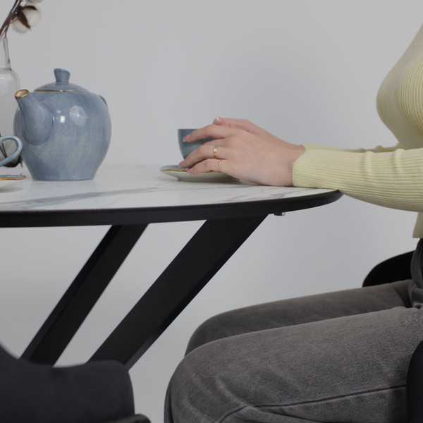 Изображение товара Обеденный стол Аврора Мехико (камень белый/ черный матовый)