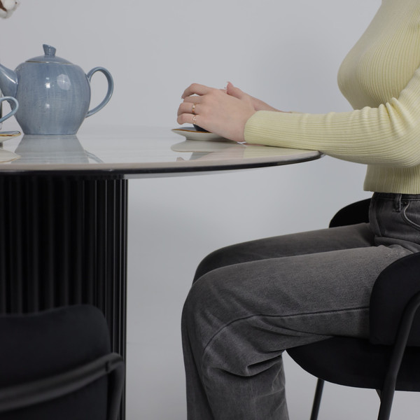 Изображение товара Обеденный стол Аврора Раунд (камень белый Elyt pulido/черный матовый)