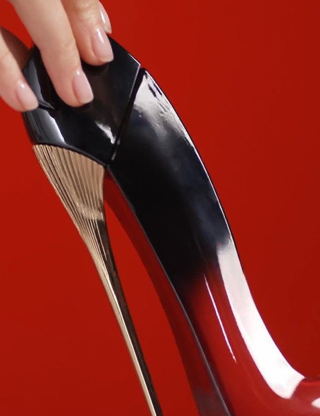 Изображение товара Парфюмерная вода Carolina Herrera Very Good Girl Elixir (50мл)