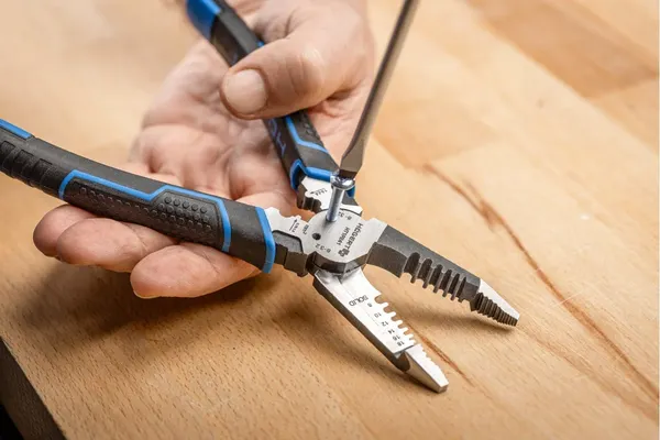 Изображение товара Плоскогубцы Hoegert HT1P241