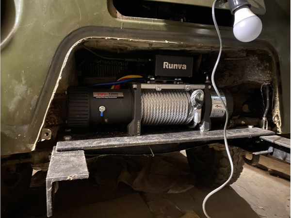 Изображение товара Лебедка электрическая Runva 12V 12000 lbs 5443кг / EWX12000S (стальной трос)