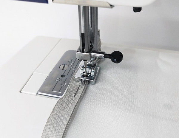 Изображение товара Набор лапок для швейной машины Janome Универсальный 202-476-003