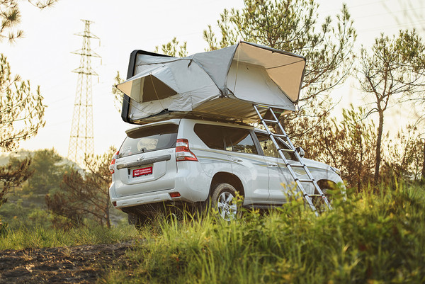 Изображение товара Палатка на крышу автомобиля Риф Hard RT03-165 / RIFRT031658090W (черный/серый)