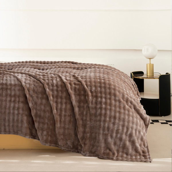 Изображение товара Плед Karven Фланель 1.5сп / PL 011 SOLID BUBBLE v8/Coffee