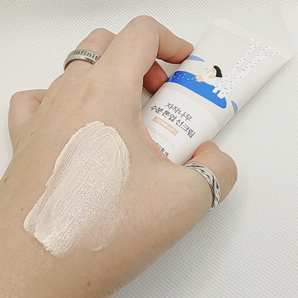 Изображение товара Крем солнцезащитный Round Lab Birch Juice Moisturizing Tone-Up Sunscreen SPF50+ PA++++ (50мл)