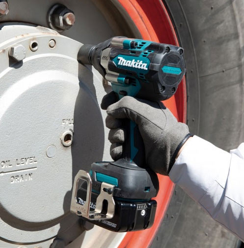 Изображение товара Профессиональный гайковерт Makita DTW700RT1J