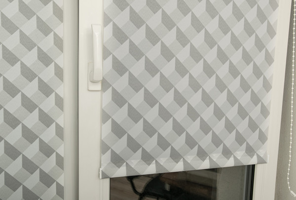 Изображение товара Рулонная штора Delfa Сантайм Глория СРШ-03Д 25814 (160x170, cubo 3d серый)