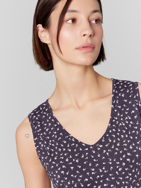 Изображение товара Майка домашняя Mark Formelle 422258 (р.164/170-100-106, цветочки на антраците)