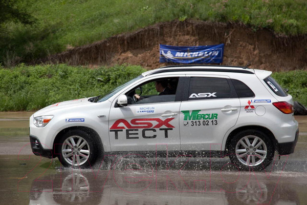 Изображение товара Летняя шина Michelin Latitude Tour HP 265/50R19 110V Porsche