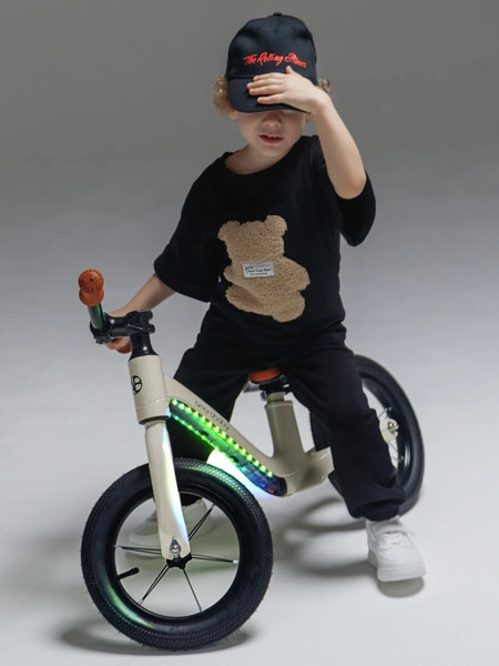 Изображение товара Беговел Amarobaby Tornado / AB24-34NB/33 (молочный)