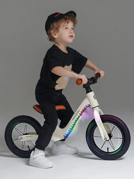 Изображение товара Беговел Amarobaby Tornado / AB24-34NB/33 (молочный)