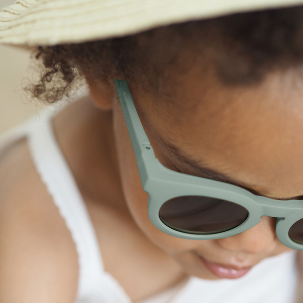 Изображение товара Очки солнцезащитные Beaba Sunglasses 2-4 ans Retro Happy Vert sauge / 930385