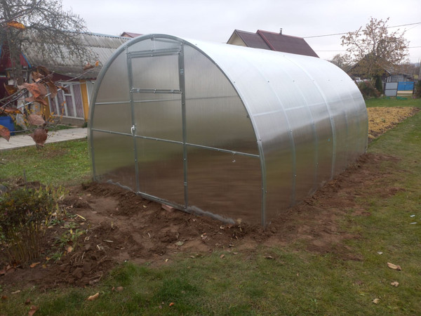 Изображение товара Теплица ИМпласт ЕвроПласт Титан 3х4 дуги 40х20 шаг 67 / 15341 (с сотовым поликарбонатом 4мм)